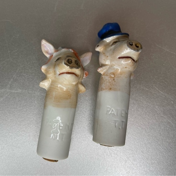 Vintage Pig Salt Pepper Shakers Skinny Pig Patent TT Bonnet & Hat Pig Set - Picture 4 of 5
